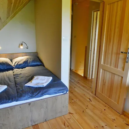 With Private Garden Close To The بيت للعطل *