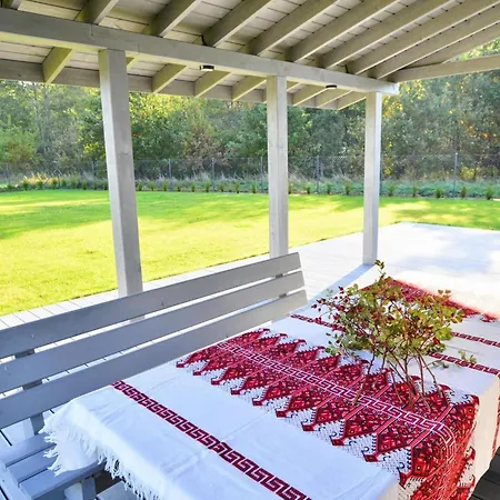 With Private Garden Close To The بيت للعطل *